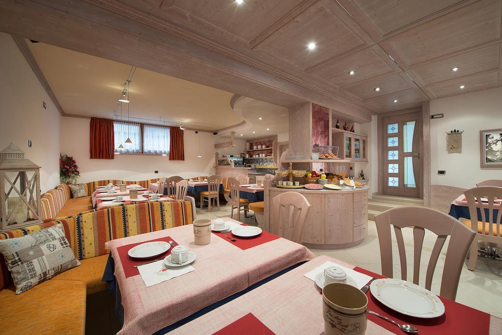 Garni Oasi Hotel ลีวินโญ ภายนอก รูปภาพ
